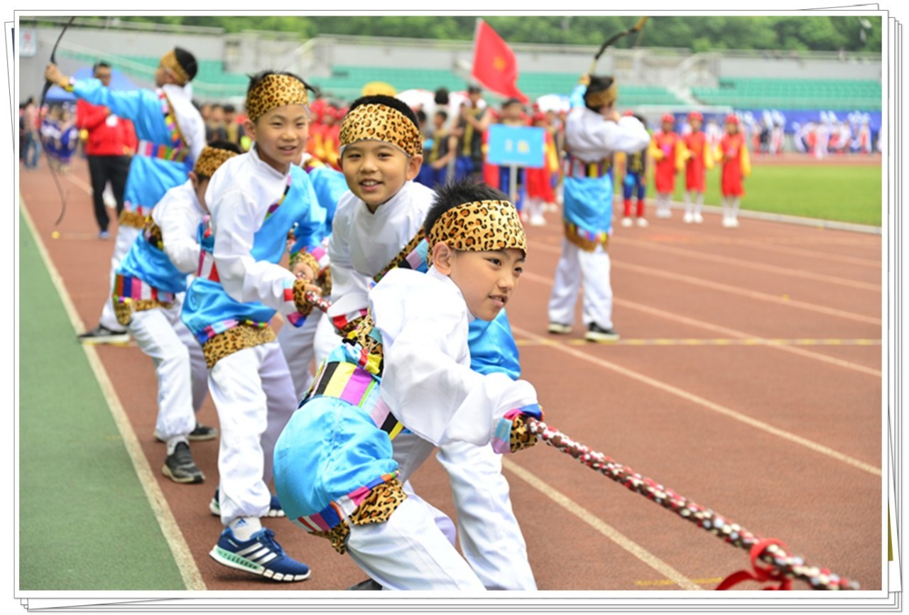 花样表演赛纷纷上演，观众大饱眼福